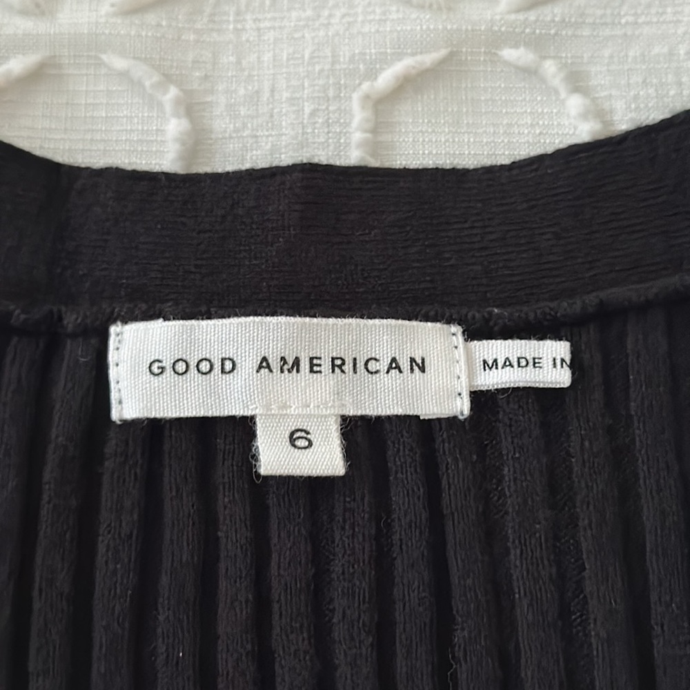 Good American Black Cozy Rib Crop Cardigan Size 3XL NWT - Picture 8 of 13